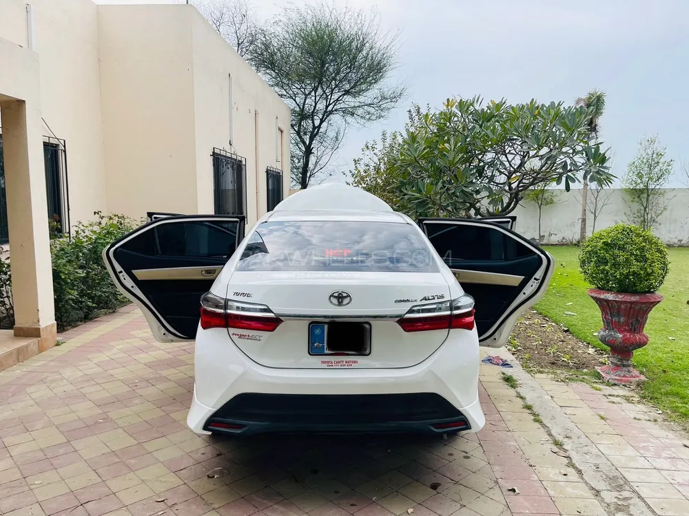 Toyota Corolla 2021 for Sale in Lahore Image-1