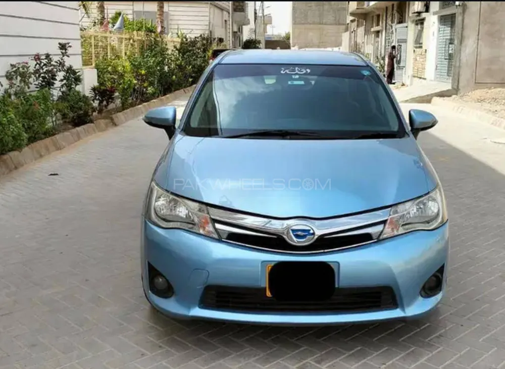 Toyota Corolla Axio 2014 for Sale in Peshawar Image-1