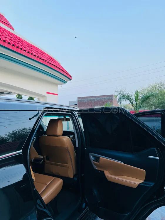 Toyota Fortuner 2020 for Sale in Gujrat Toyota Fortuner 2020 for Sale in Gujrat Image-9