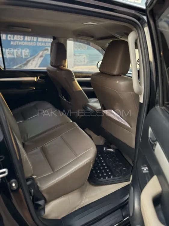 ٹویوٹا ہائیلکس 2017 for Sale in اسلام آباد ٹویوٹا ہائیلکس 2017 for Sale in اسلام آباد Image-6