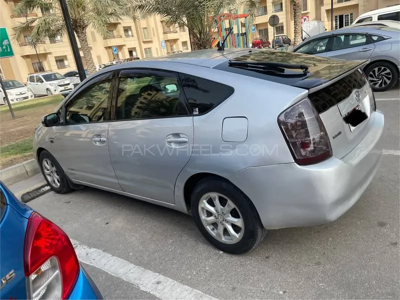 Toyota Prius 2007 for Sale in Karachi Image-1