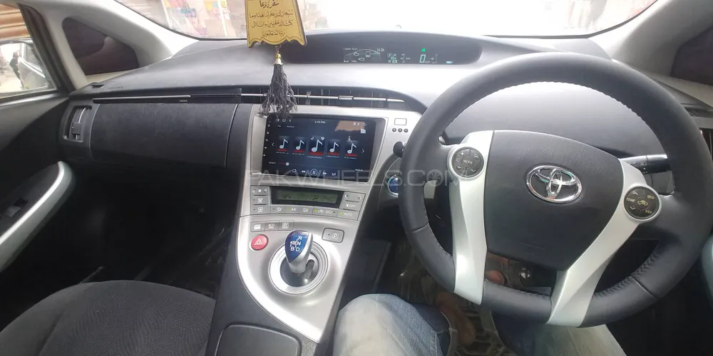 Toyota Prius 2013 for Sale in Karachi Image-1