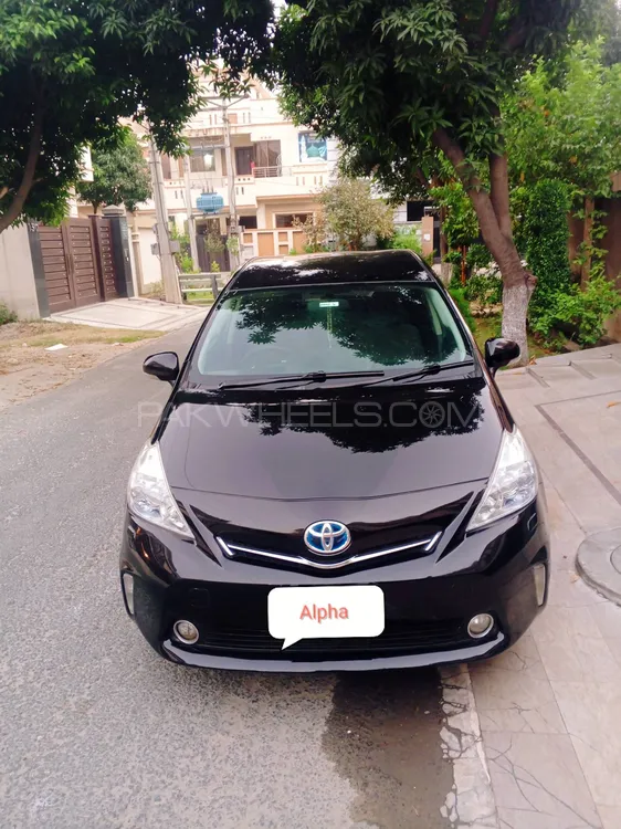 ٹویوٹا پریوس الفا 2013 for Sale in گجرانوالہ Image-1
