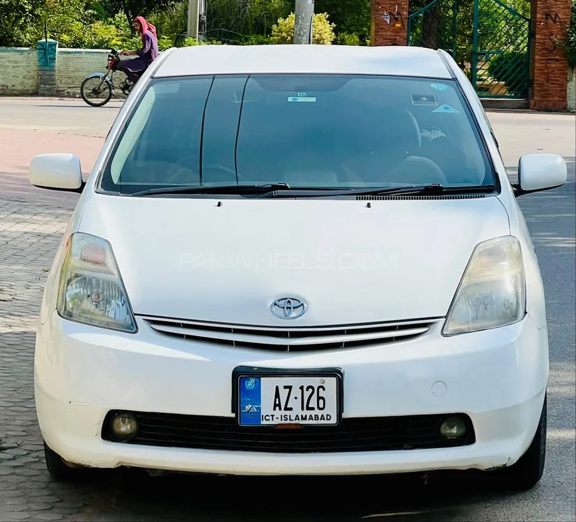 Toyota Prius 2010 for Sale in Multan Image-1