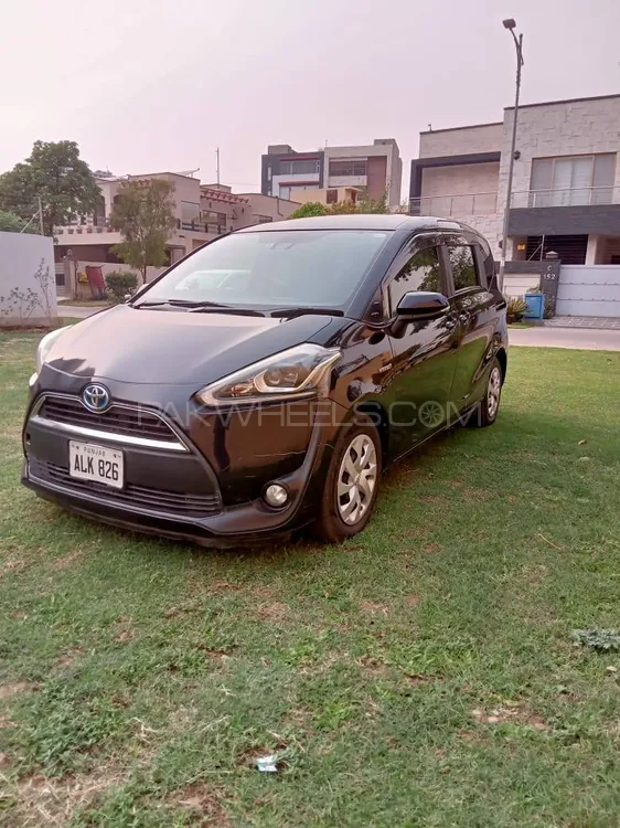 Toyota Sienta 2016 for Sale in Lahore Image-1