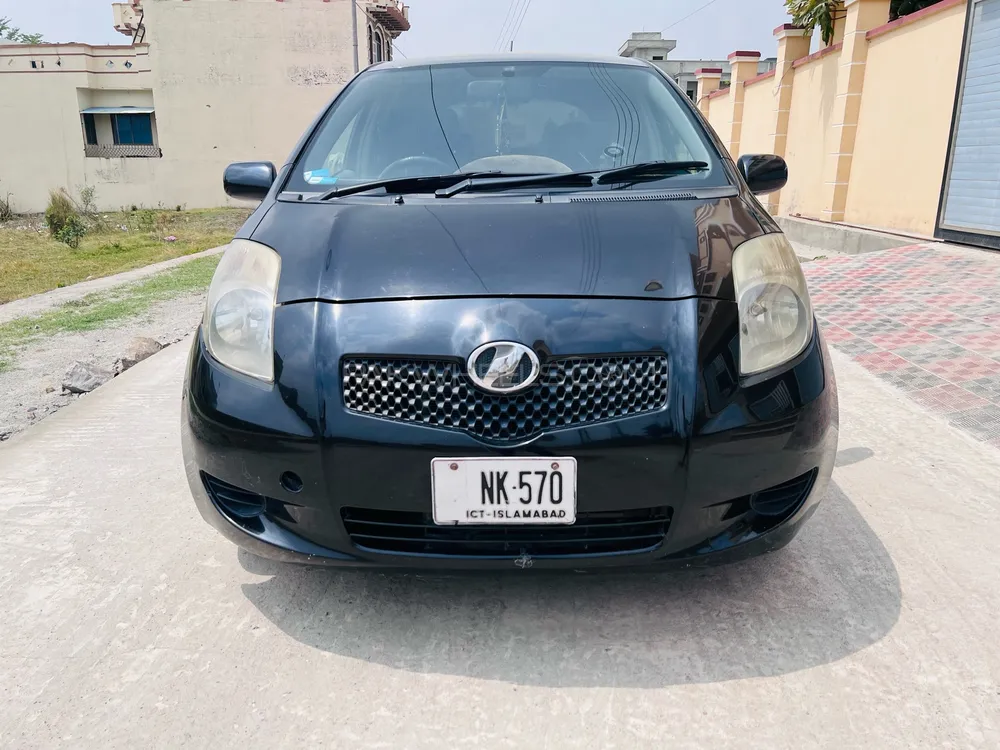 Toyota Vitz 2005 for Sale in Islamabad Image-1