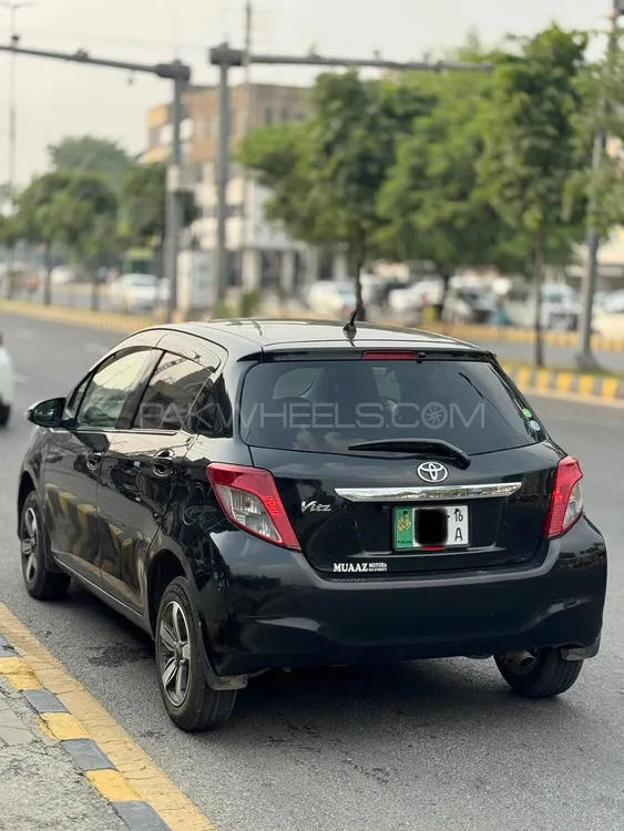 Toyota Vitz 2013 for Sale in Lahore Image-1