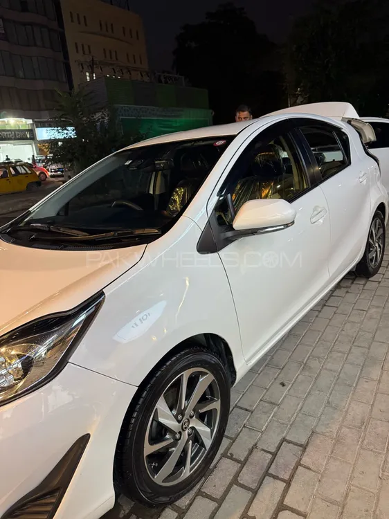 Toyota Aqua 2020 for Sale in Peshawar Image-1