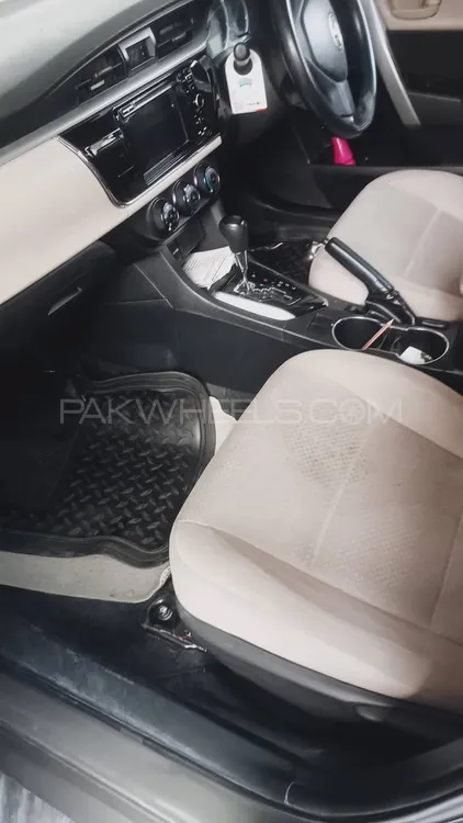 Toyota Corolla 2016 for Sale in Lahore Image-1