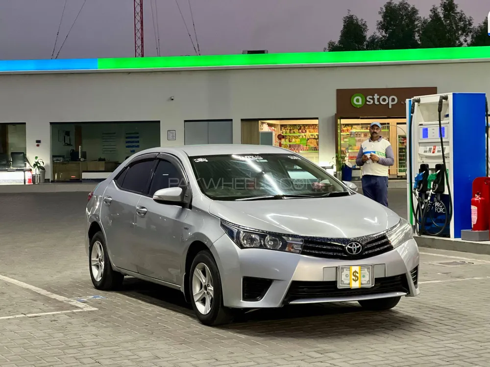Toyota Corolla 2015 for Sale in Faisalabad Image-1