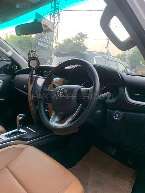 Toyota Fortuner 2020 for Sale in Lahore Toyota Fortuner 2020 for Sale in Lahore Image-9