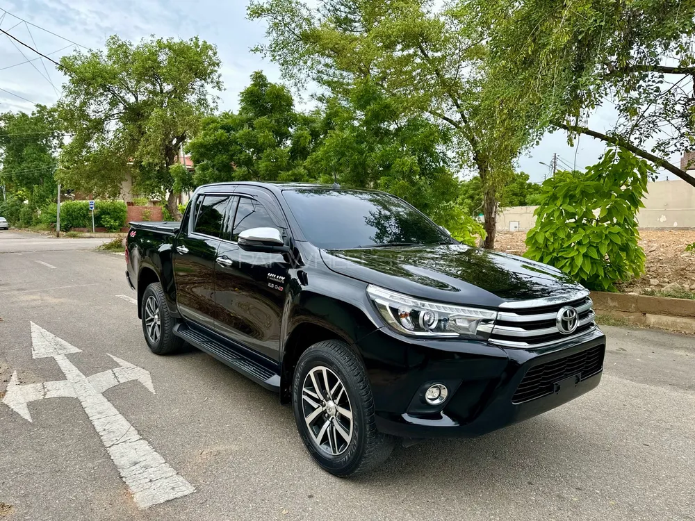 Toyota Hilux 2021 for Sale in Karachi Image-1