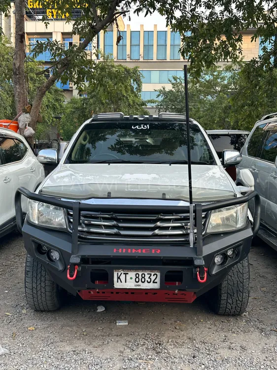 Toyota Hilux 2015 for Sale in Islamabad Image-1
