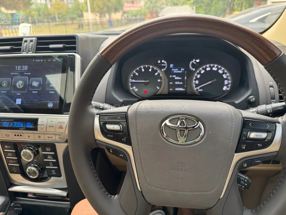 Toyota Prado 2017 for Sale in Islamabad Image-1