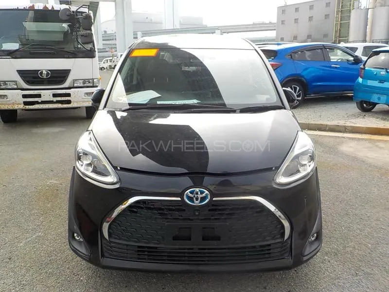 Toyota Sienta 2020 for Sale in Lahore Image-1