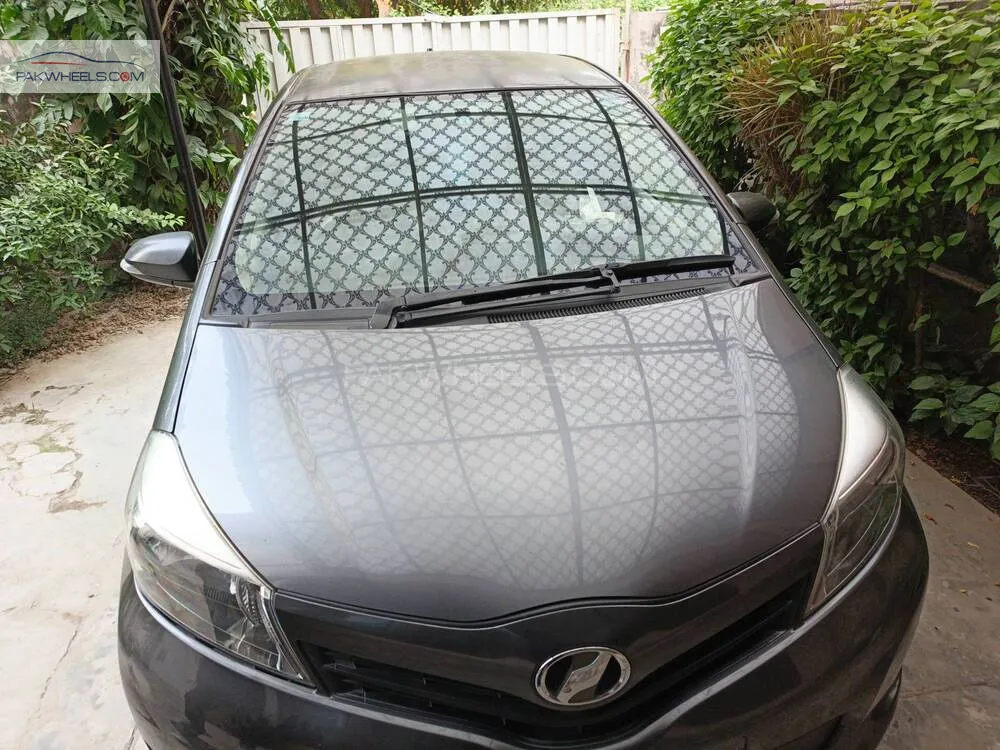 Toyota Vitz 2014 for Sale in Lahore Image-1