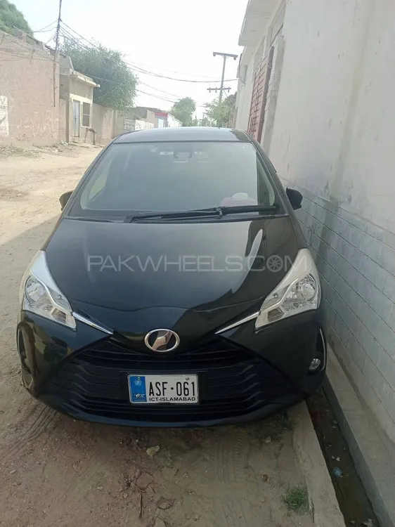Toyota Vitz 2017 for Sale in Islamabad Image-1