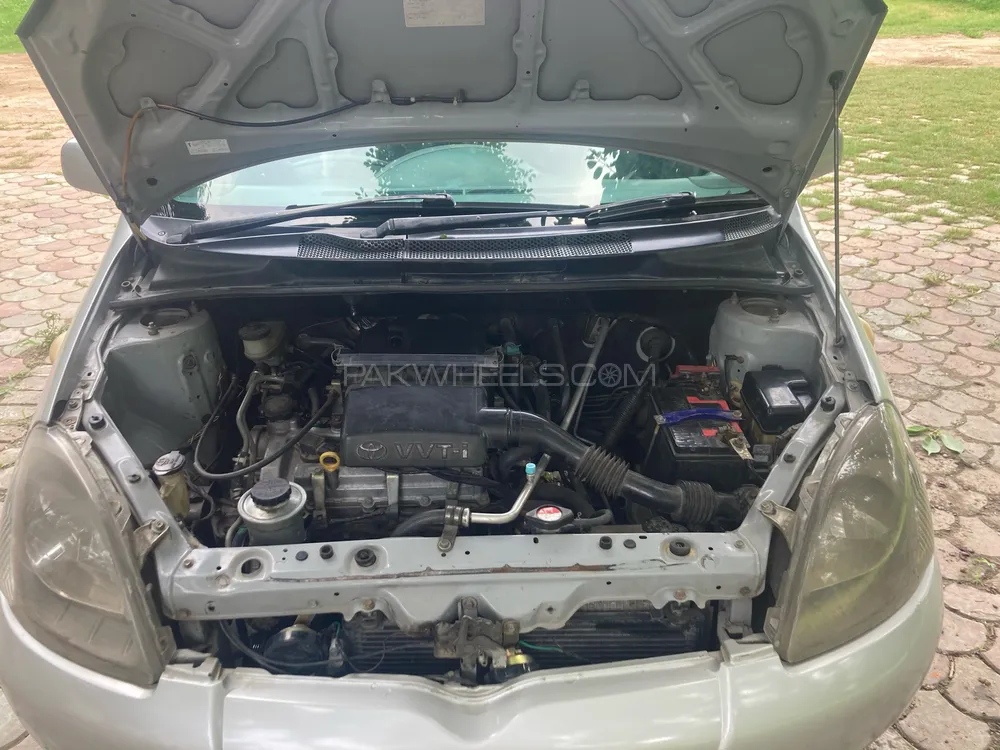 Toyota Vitz 2000 for Sale in Sialkot Image-1