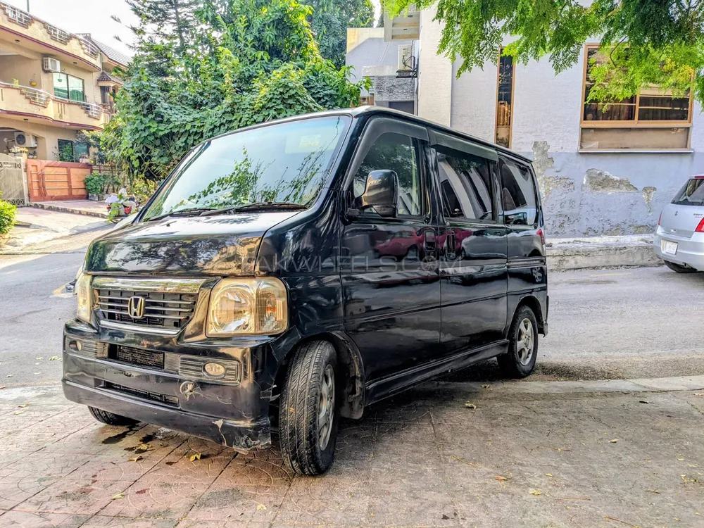 Honda Vamos 2010 for Sale in Islamabad Image-1