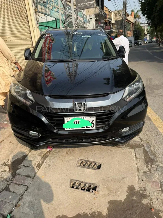 Honda Vezel 2021 for Sale in Lahore Image-1