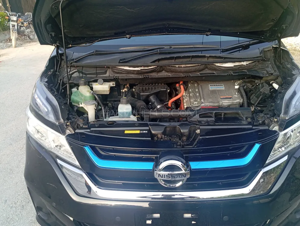 Nissan Serena 2019 for Sale in Islamabad Image-1