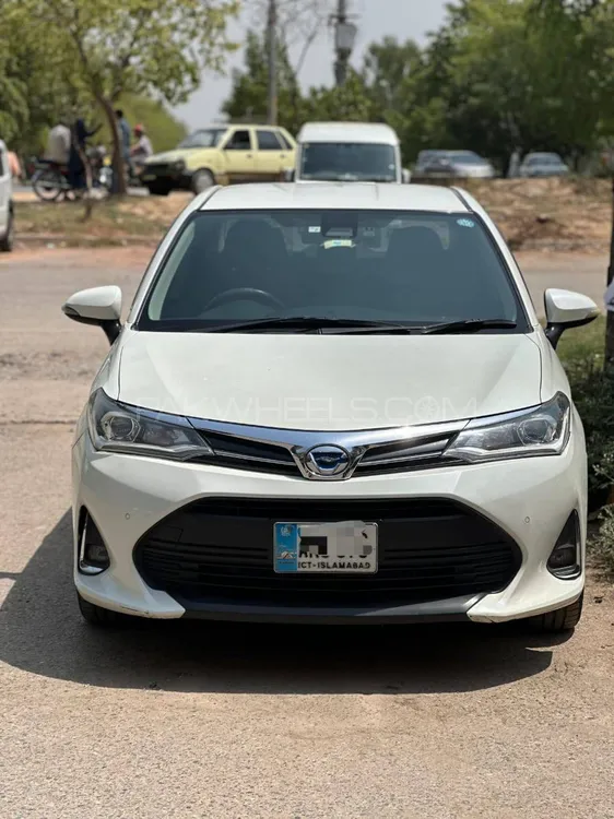 Toyota Corolla Axio 2018 for Sale in Islamabad Image-1