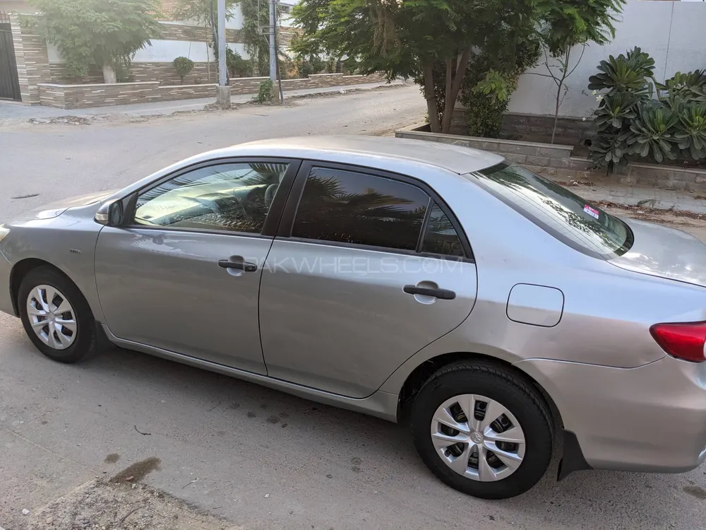 Toyota Corolla 2013 for Sale in Karachi Image-1