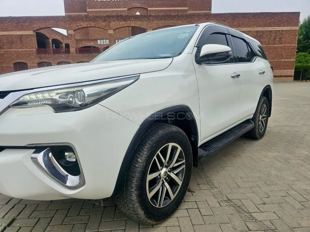 Toyota Fortuner 2018 for Sale in Faisalabad Image-1