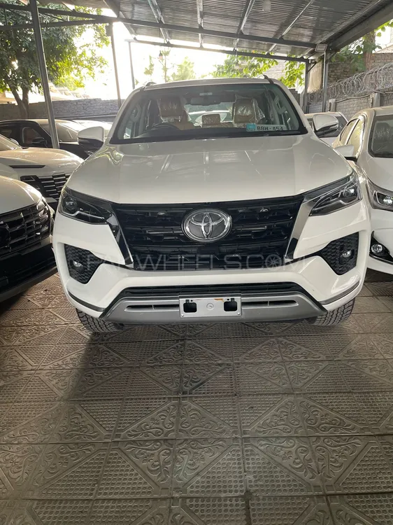 Toyota Fortuner 2025 for Sale in Islamabad Image-1