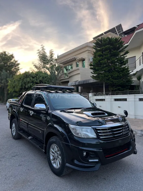 Toyota Hilux 2011 for Sale in Islamabad Toyota Hilux 2011 for Sale in Islamabad Image-3