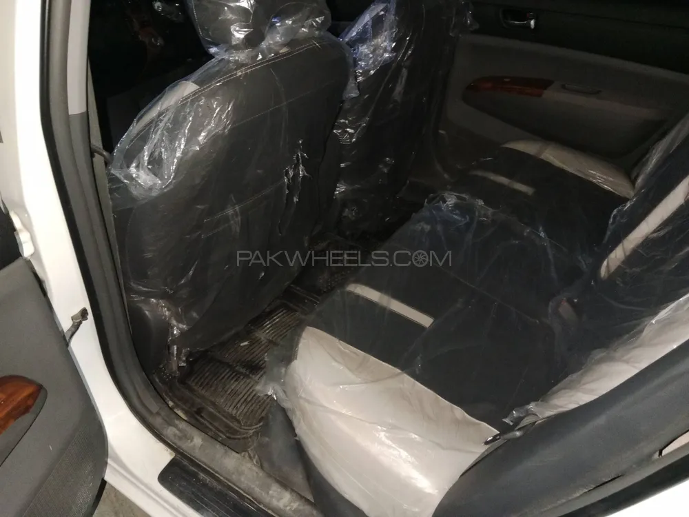 Toyota Prius 2011 for Sale in Karachi Image-1