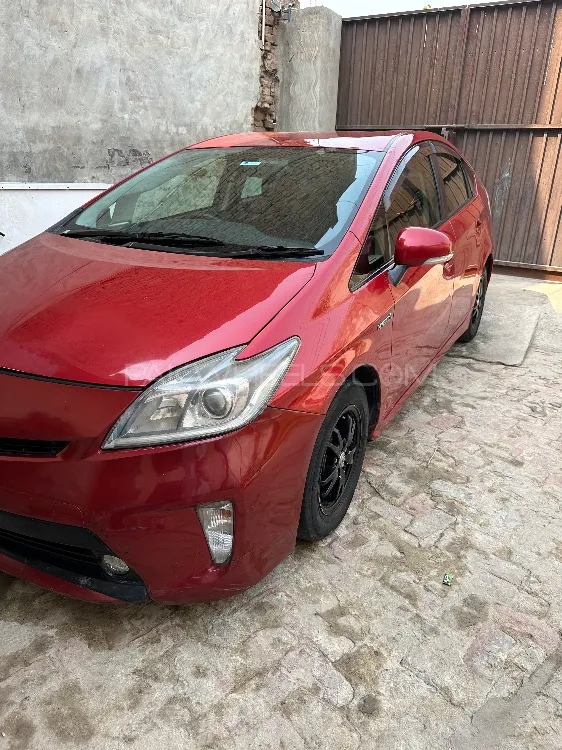 Toyota Prius 2012 for Sale in Burewala Image-1