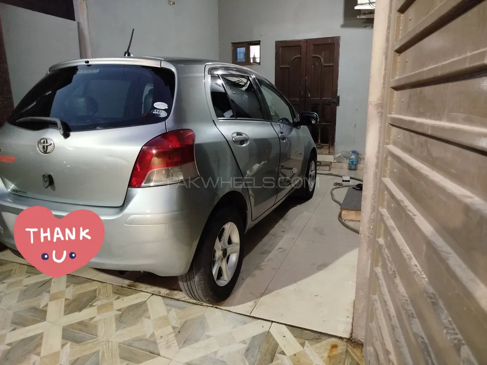 Toyota Vitz 2010 for Sale in Lahore Image-1