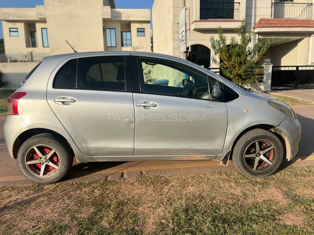 Toyota Vitz 2005 for Sale in Islamabad Image-1