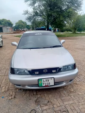 Suzuki Baleno GLi 2001