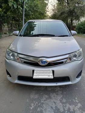 Toyota Corolla Axio Hybrid 1.5 2014