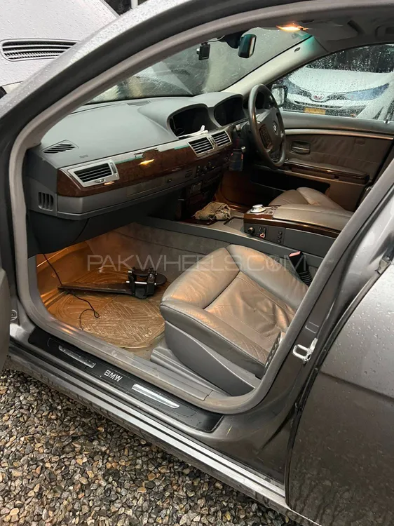 BMW 7 Series 2005 for Sale in Peshawar Image-1