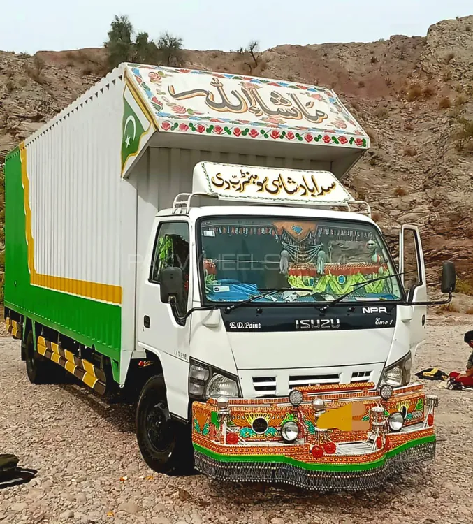 Isuzu NKR 2017 for Sale in Peshawar Isuzu NKR 2017 for Sale in Peshawar Image-1