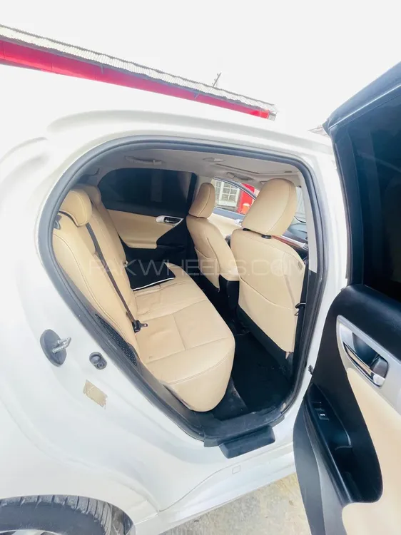 Lexus CT200h 2011 for Sale in Rawalpindi Lexus CT200h 2011 for Sale in Rawalpindi Image-9