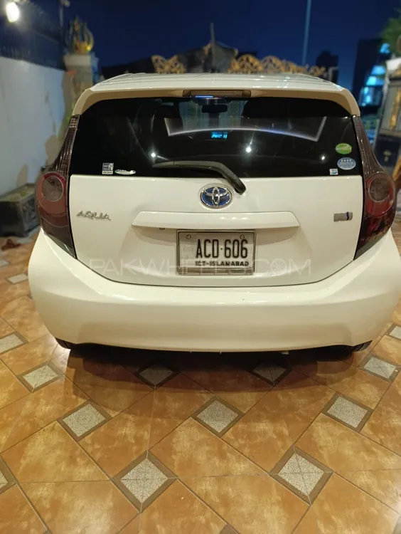 Toyota Aqua 2013 for Sale in Lahore Toyota Aqua 2013 for Sale in Lahore Image-10