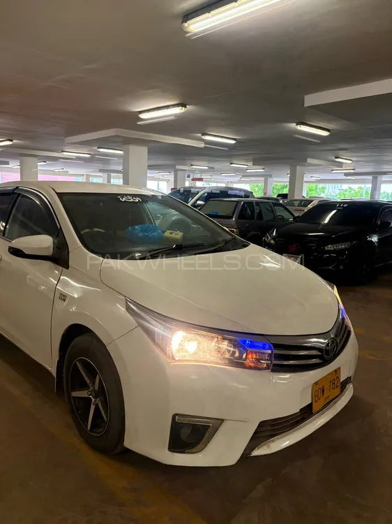 Toyota Corolla 2015 for Sale in Karachi Image-1