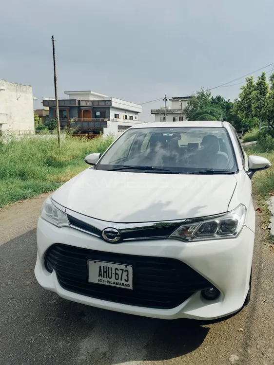 Toyota Corolla Axio 2015 for Sale in Islamabad Image-1