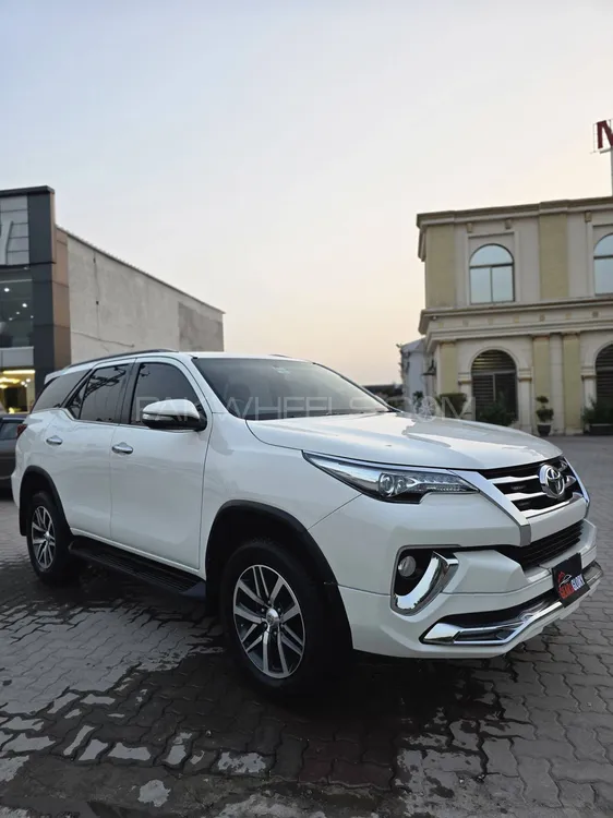 Toyota Fortuner 2018 for Sale in Islamabad Image-1