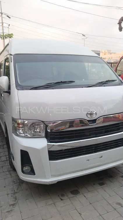 Toyota Hiace 2010 for Sale in Lahore Image-1