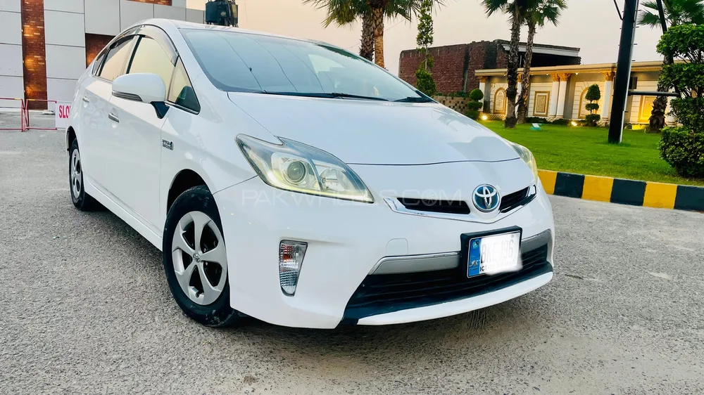 Toyota Prius 2014 for Sale in Islamabad Image-1