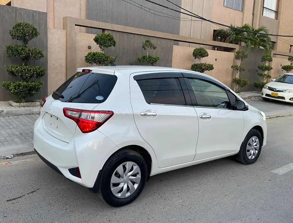 Toyota Vitz 2018 for Sale in Karachi Image-1