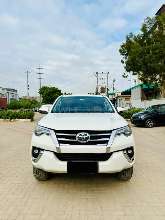 Toyota Fortuner 2019 for Sale in Karachi Image-1