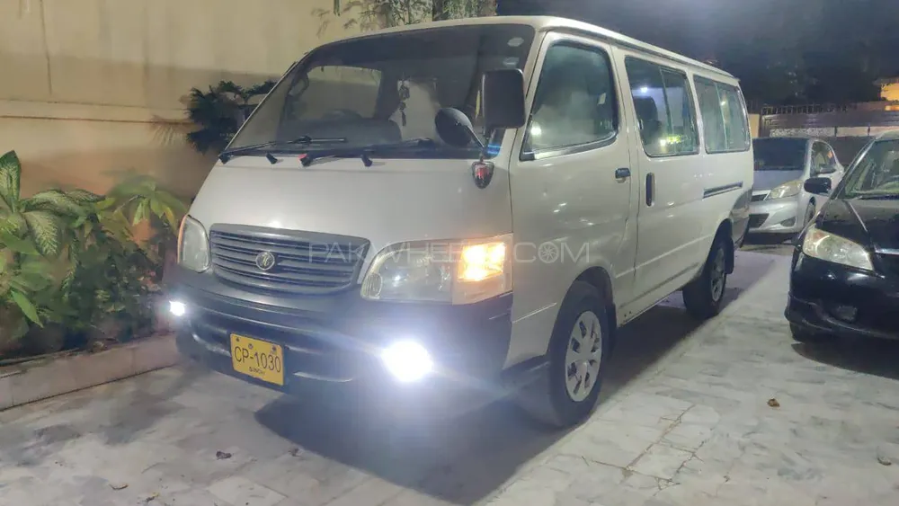 Toyota Hiace 2000 for Sale in Karachi Image-1