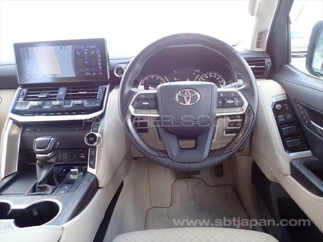 Toyota Land Cruiser 2022 for Sale in Karachi Toyota Land Cruiser 2022 for Sale in Karachi Image-10