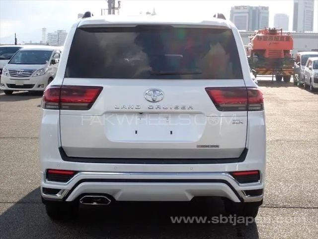 Toyota Land Cruiser 2022 for Sale in Karachi Toyota Land Cruiser 2022 for Sale in Karachi Image-6